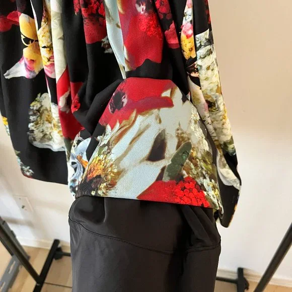 ALICE + OLIVIA FLORAL SKIRT - Picture 4 of 5